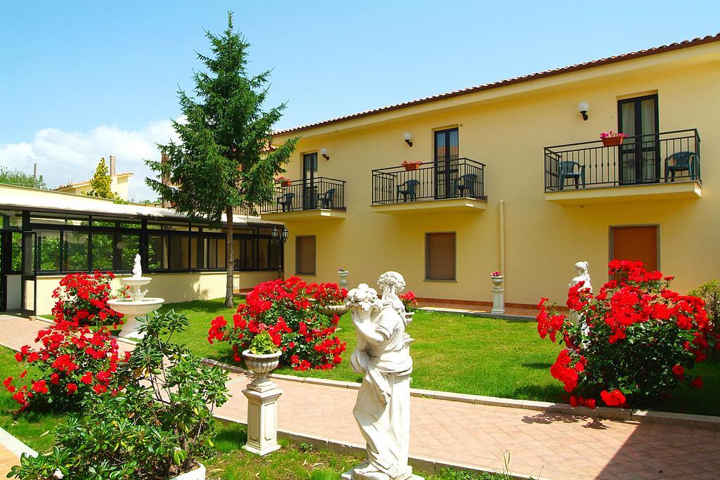 Le Naiadi Park Hotel Sul Lago Bolsena Exterior photo
